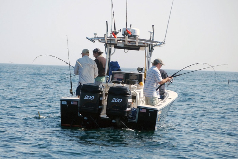 Benefits of a Guided Fishing Charter for Novice Anglers