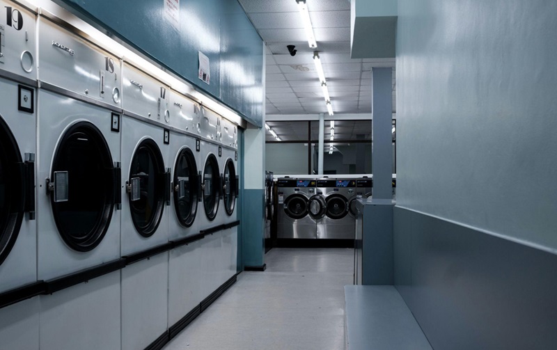 Spotless Solutions: Navigating the World of Full-Service Laundromats